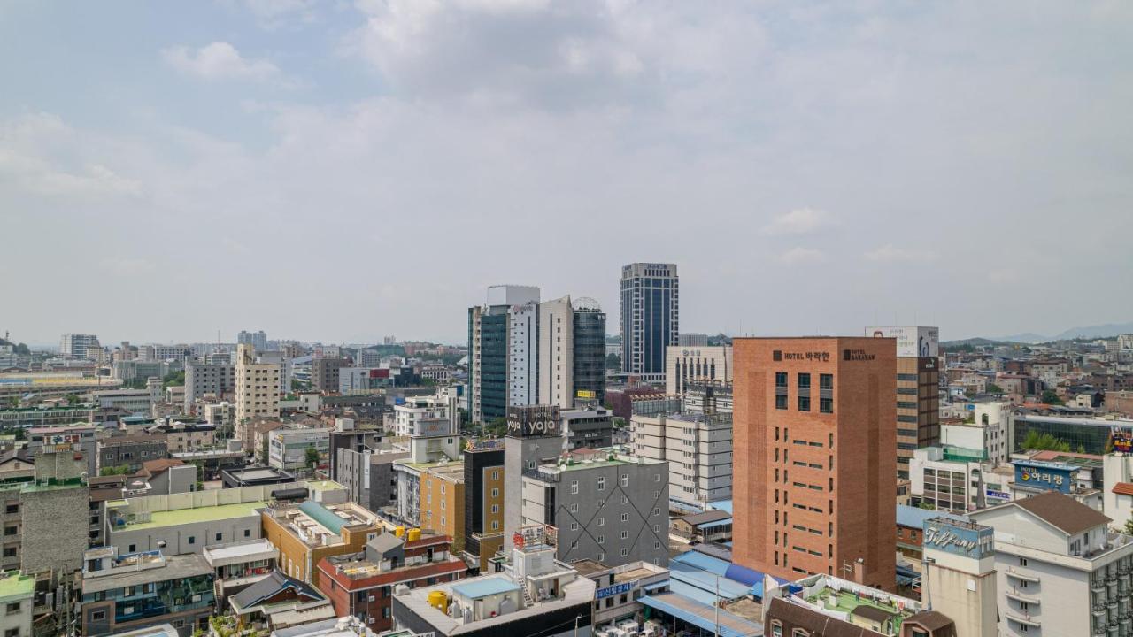 Hotel Barahan Jeonju Exteriör bild